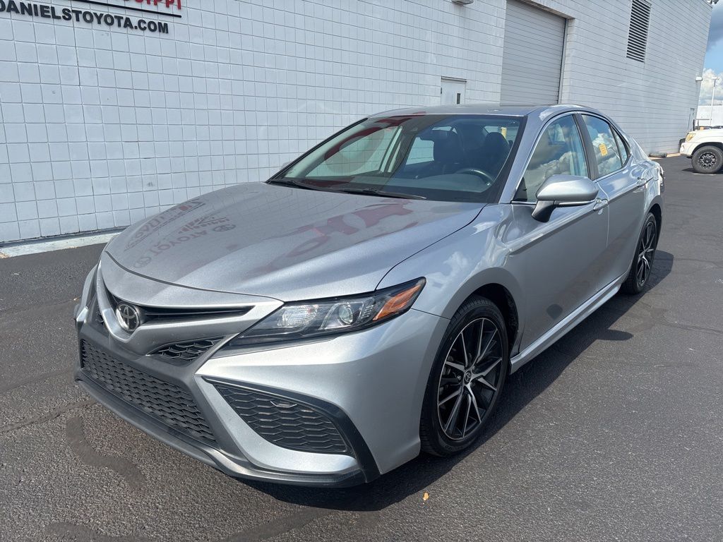 2024 Toyota Camry SE FWD