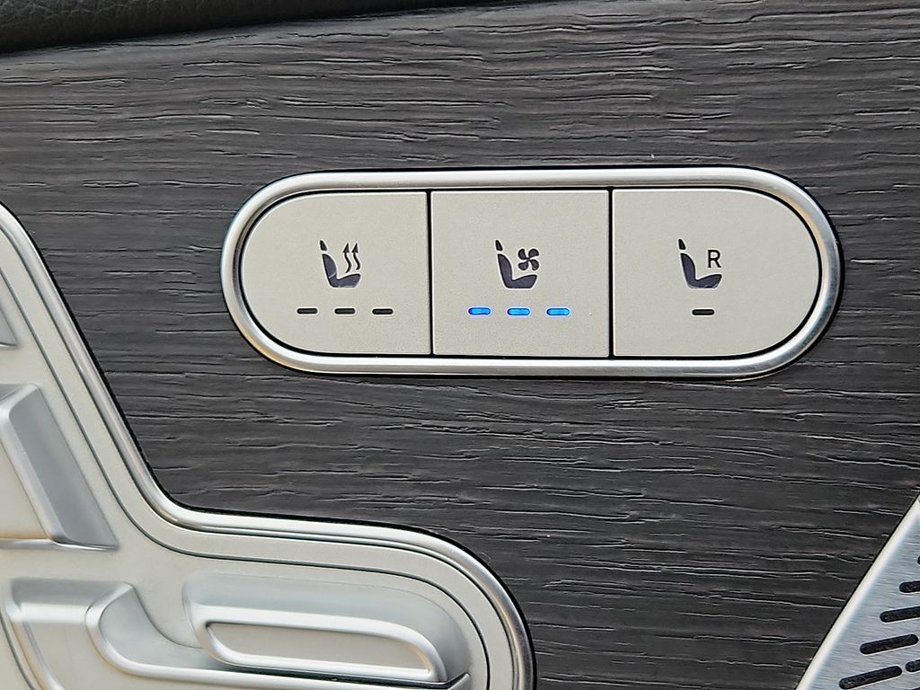 Thumbnail: 2020 Mercedes-Benz GLS - 26