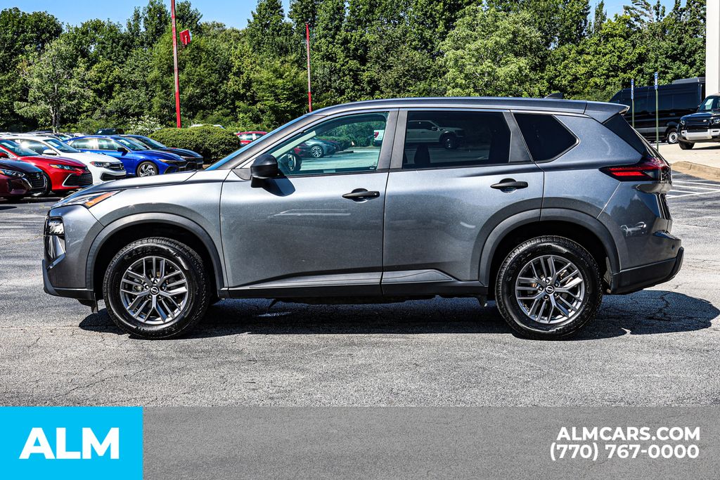 Used 2024 Gray Nissan S image 9