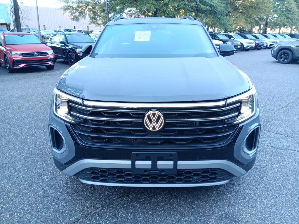 2025 Volkswagen Atlas  8