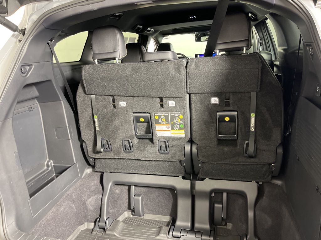 Thumbnail: 2025 Toyota Sienna - 23