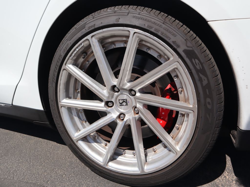 2014 Tesla Model S P85D 16