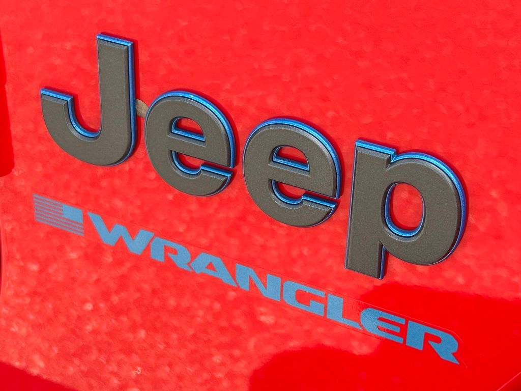 Used 2025 Firecracker Red Clearcoat Jeep Sahara 4xe image 37