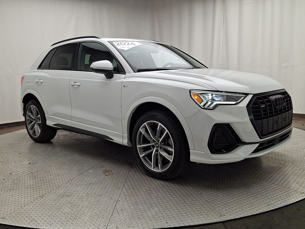 Thumbnail: 2024 Audi Q3 - 3