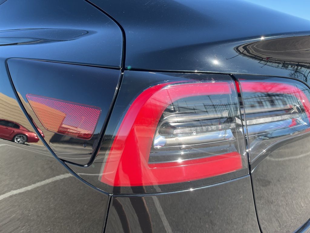 Thumbnail: 2022 Tesla Model 3 - 7