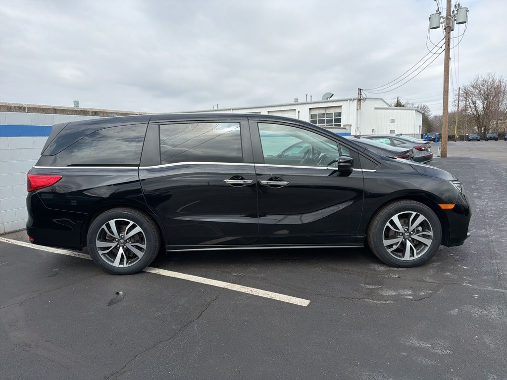 Thumbnail: 2023 Honda Odyssey - 6