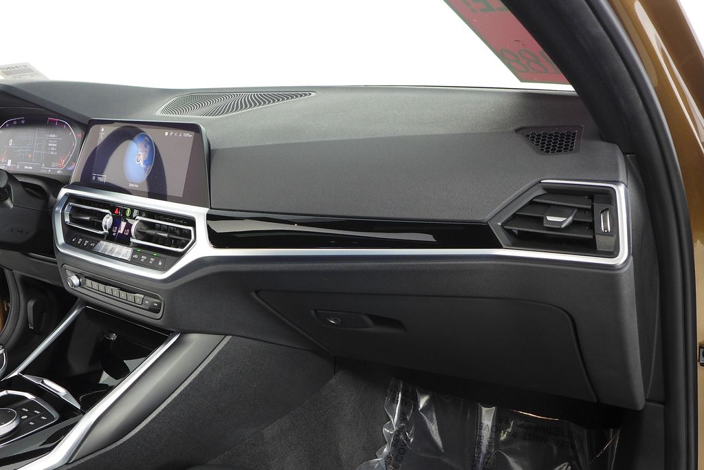 Thumbnail: 2019 BMW 3 Series - 14