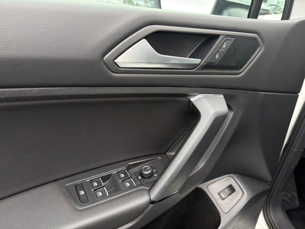Thumbnail: 2019 Volkswagen Tiguan - 27