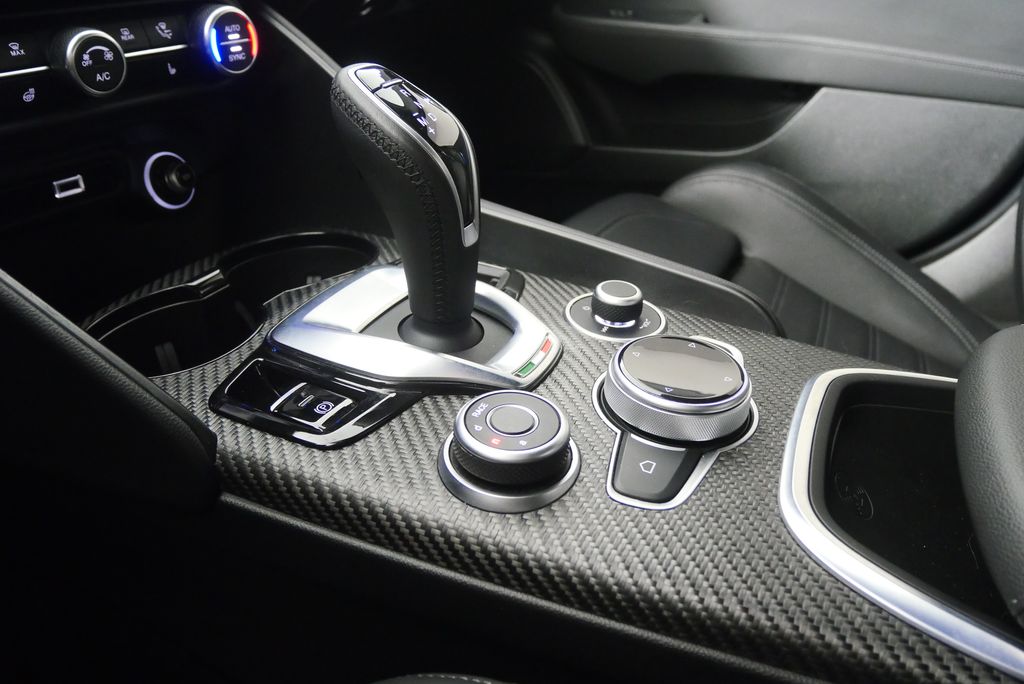 Thumbnail: 2024 Alfa Romeo Giulia - 30