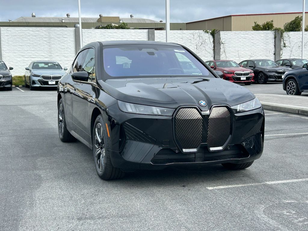 Thumbnail: 2026 BMW iX - 7