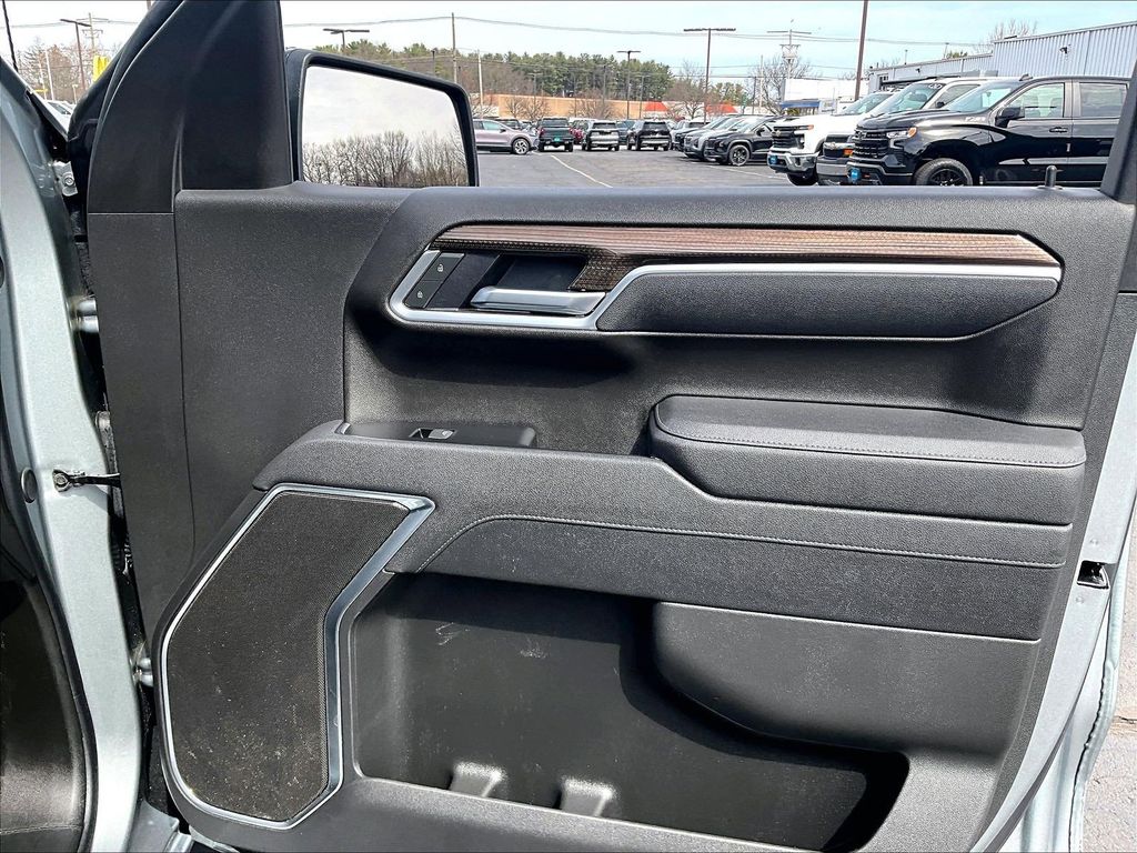 2026 Chevrolet Silverado 1500 — photo 12