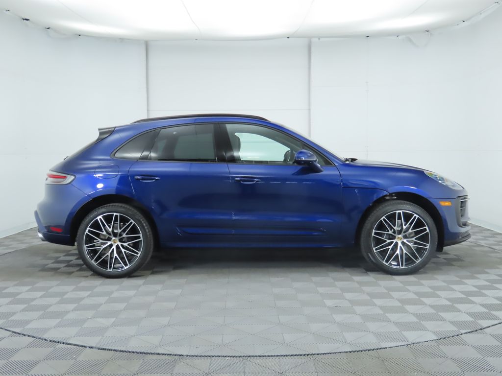 2024 Porsche Macan  4