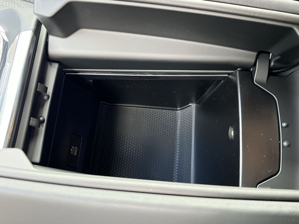 Thumbnail: 2026 BMW X7 - 21