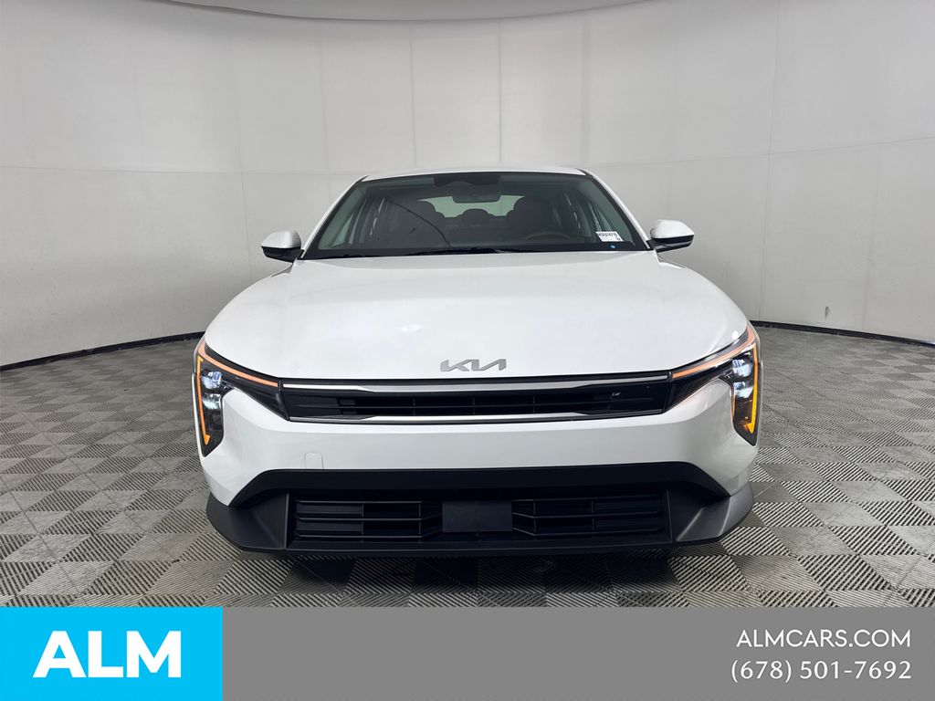 Used 2025 White Kia LXS image 3