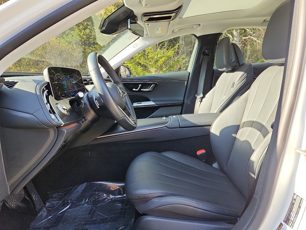 Thumbnail: 2025 Mercedes-Benz E-Class - 13