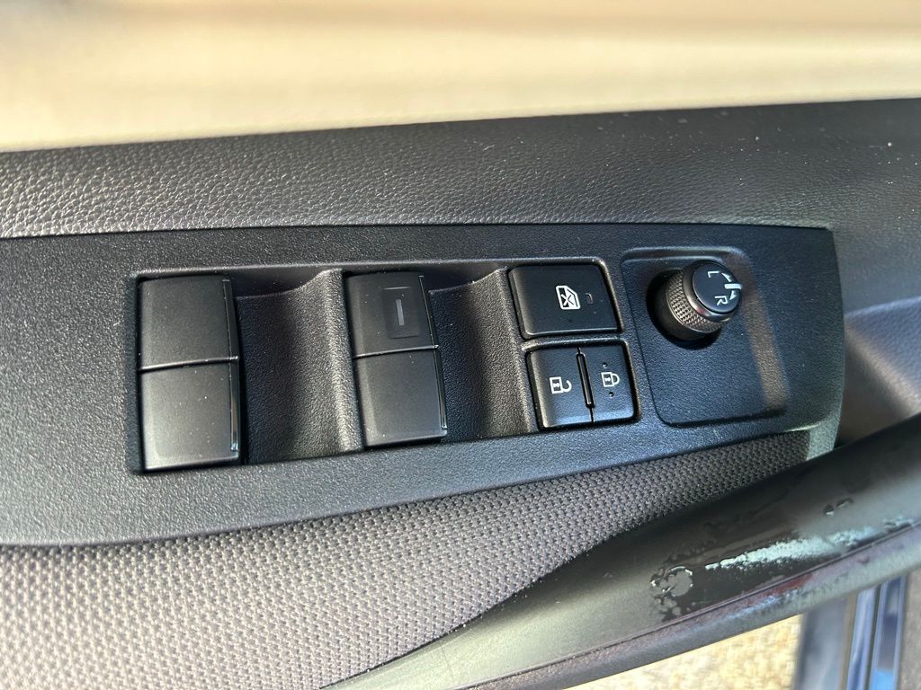 Thumbnail: 2025 Toyota Corolla - 16