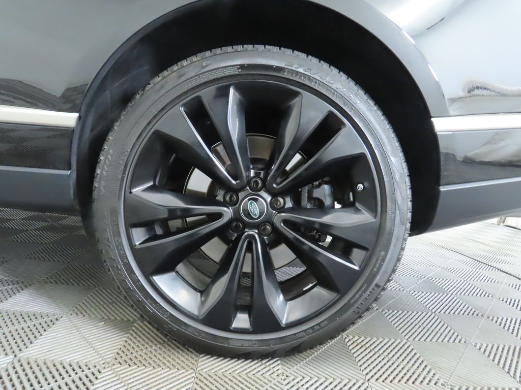 Thumbnail: 2021 Land Rover Range Rover - 32