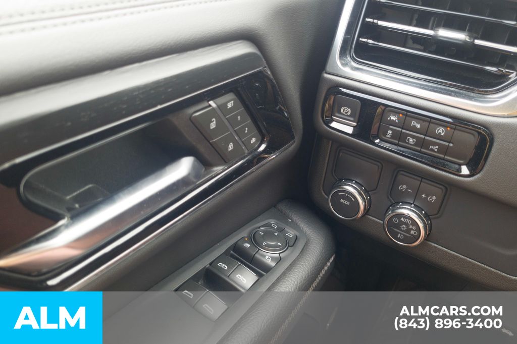 Used 2025 Onyx Black GMC Denali image 32