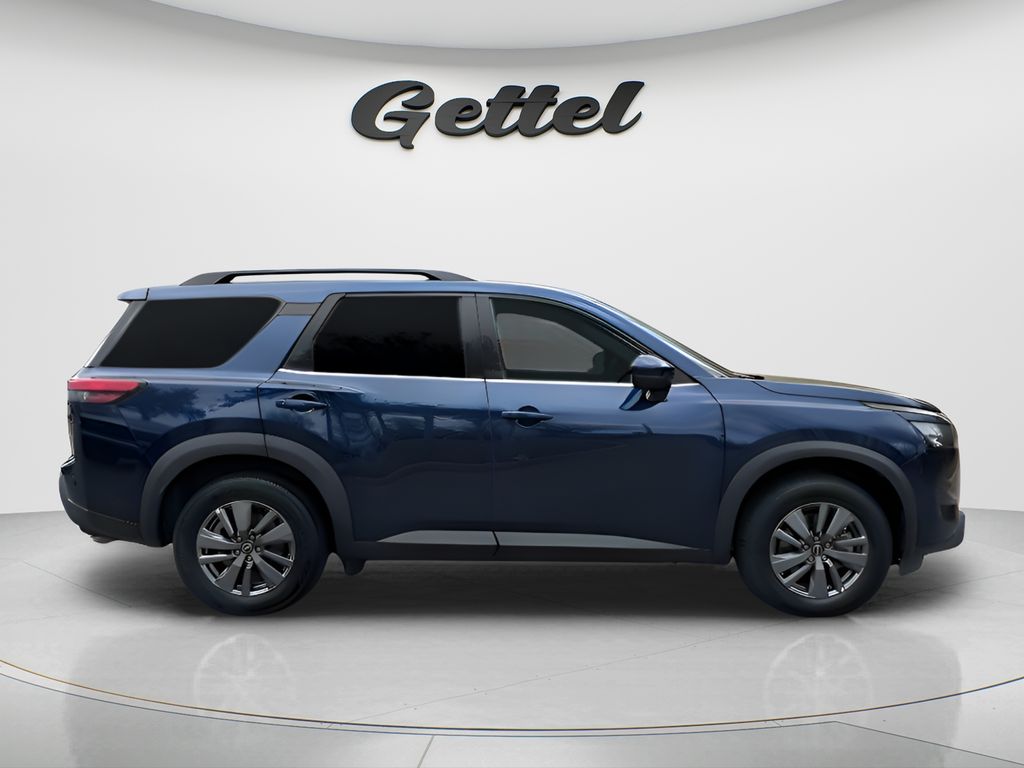 View vehicle photo 4