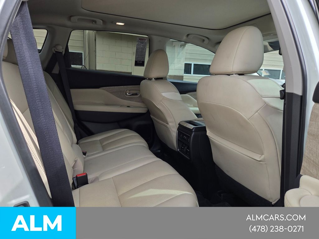 Used 2021 White Nissan SL image 17