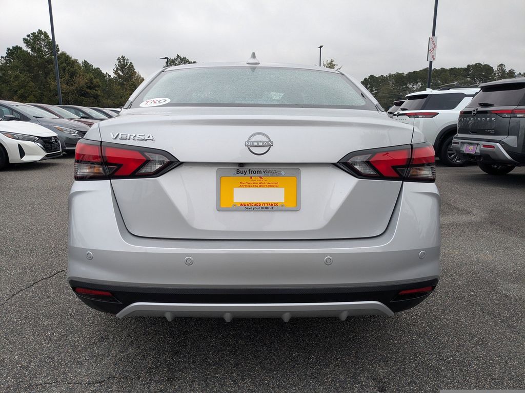 New 2025 Nissan Versa Sedan