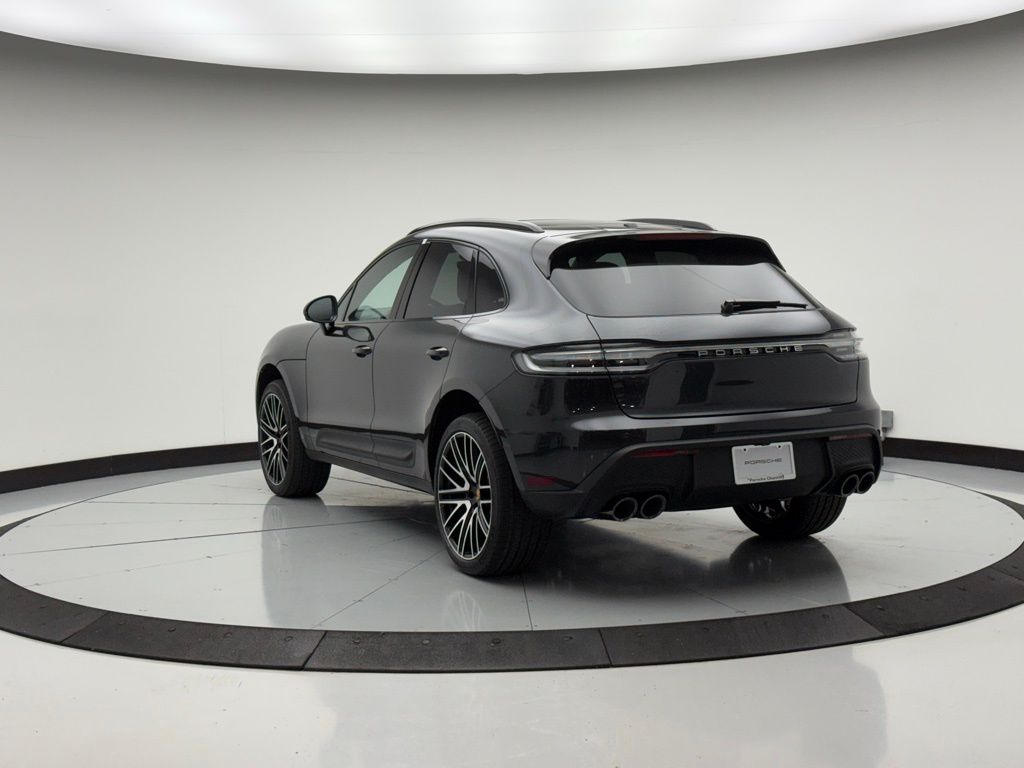 Thumbnail: 2026 Porsche Macan - 3