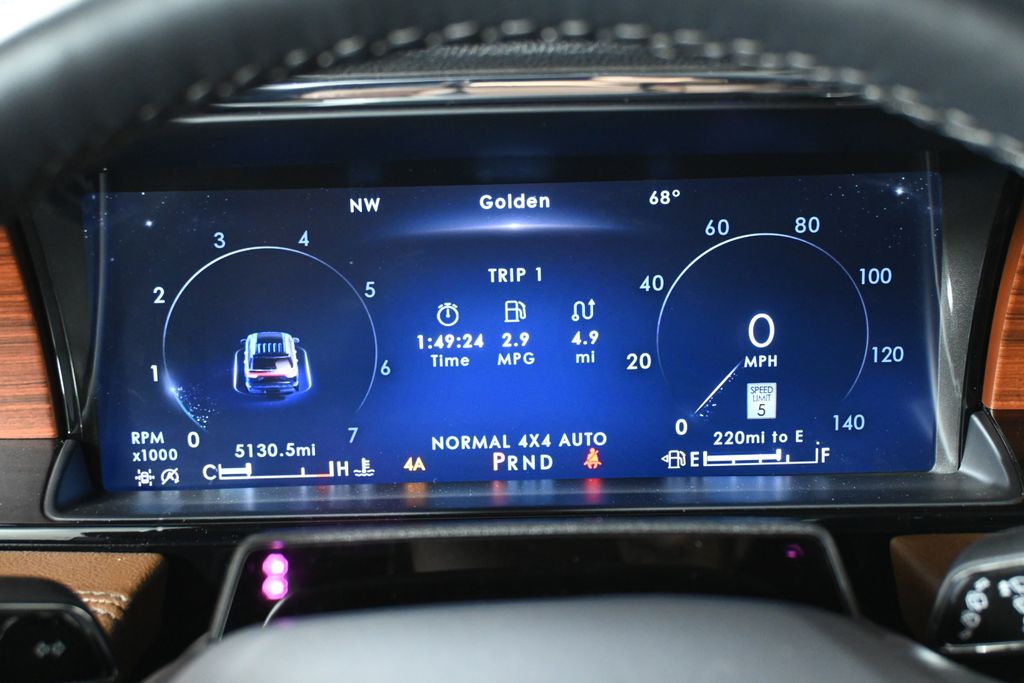 Thumbnail: 2024 Lincoln Navigator - 18