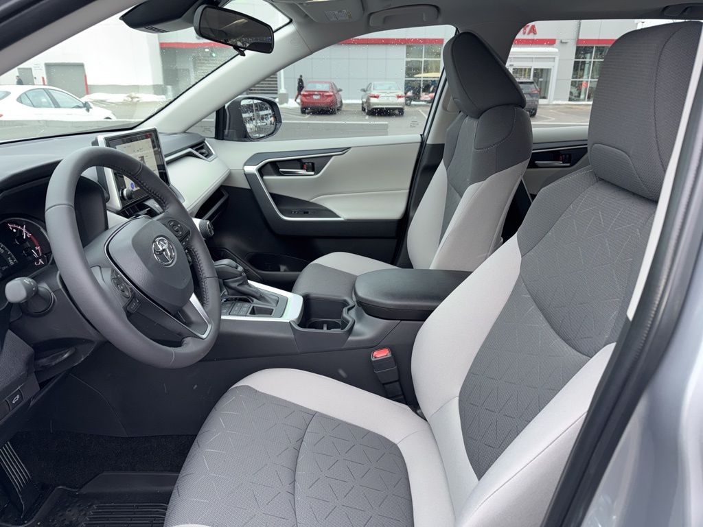 Thumbnail: 2025 Toyota RAV4 - 13