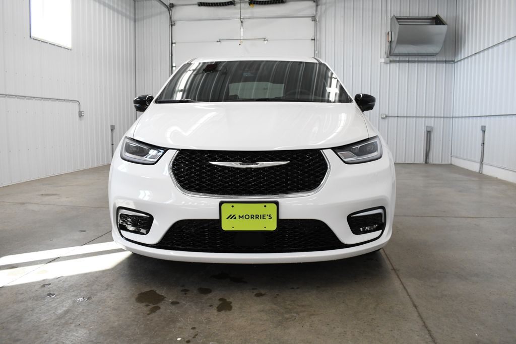 Used 2026 White Chrysler Select image 15