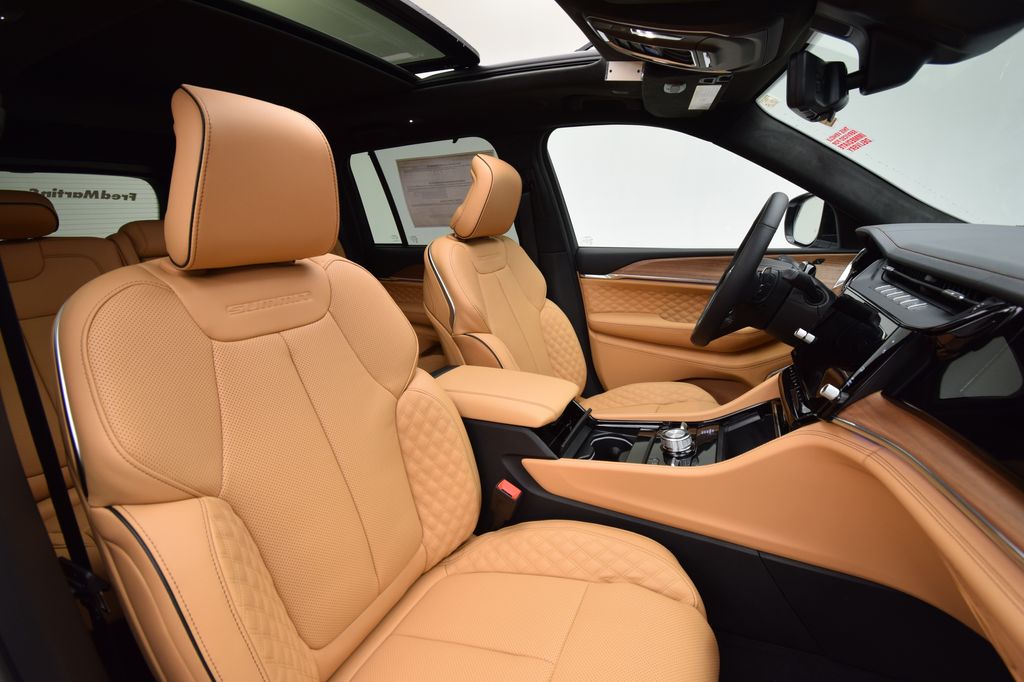 new 2026 Jeep Grand Cherokee car, priced at $61,089