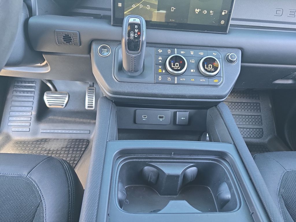 Certified Used 2023  Land Rover Carpathian Edition image 24