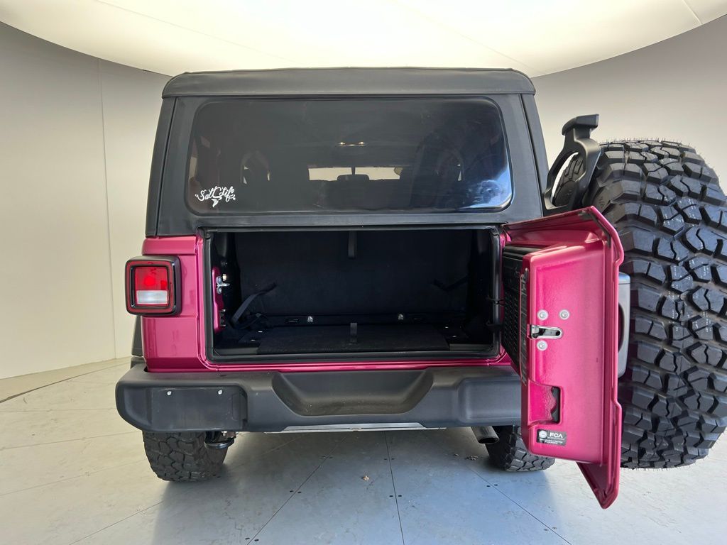Thumbnail: 2022 Jeep Wrangler - 5