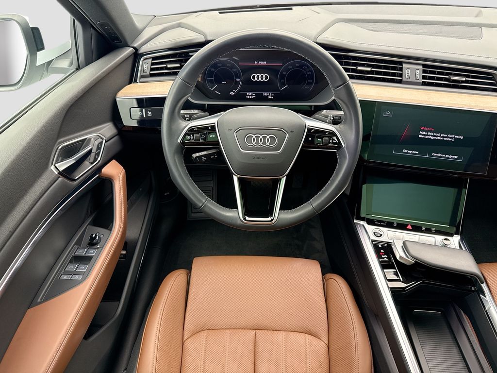 Thumbnail: 2024 Audi Q8 e-tron - 10