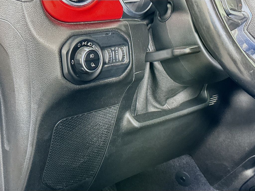 Thumbnail: 2020 Jeep Gladiator - 10