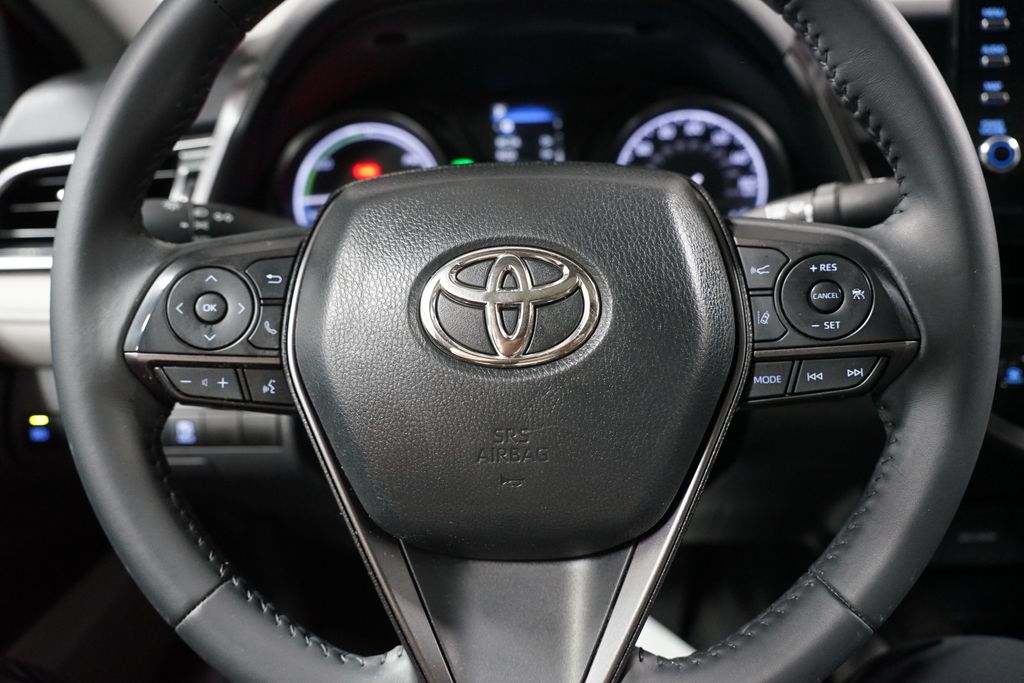 Thumbnail: 2023 Toyota Camry - 12