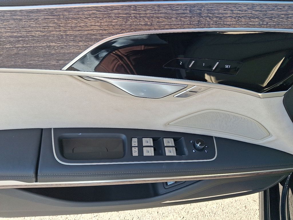 Thumbnail: 2022 Audi A8 - 12