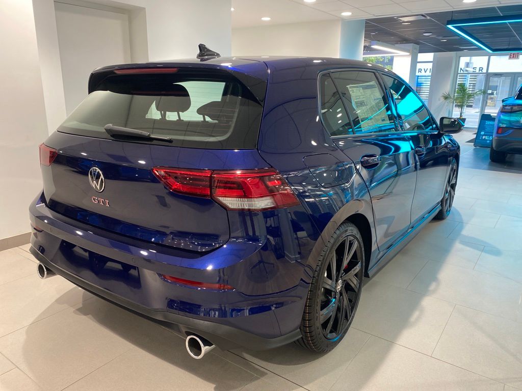 2023 Volkswagen Golf GTI 2.0T SE 6