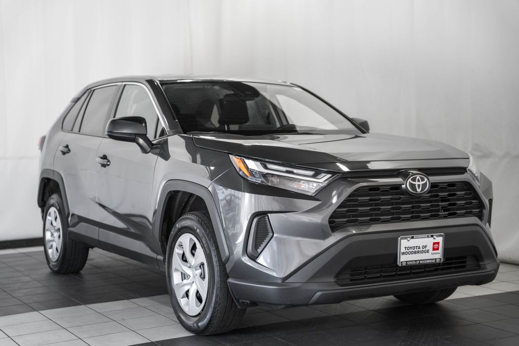 2024 Toyota RAV4 LE FWD