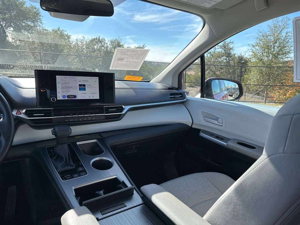 Used Car 2025 Toyota Sienna  Le For Sale Under $40,000 In Austin, Texas