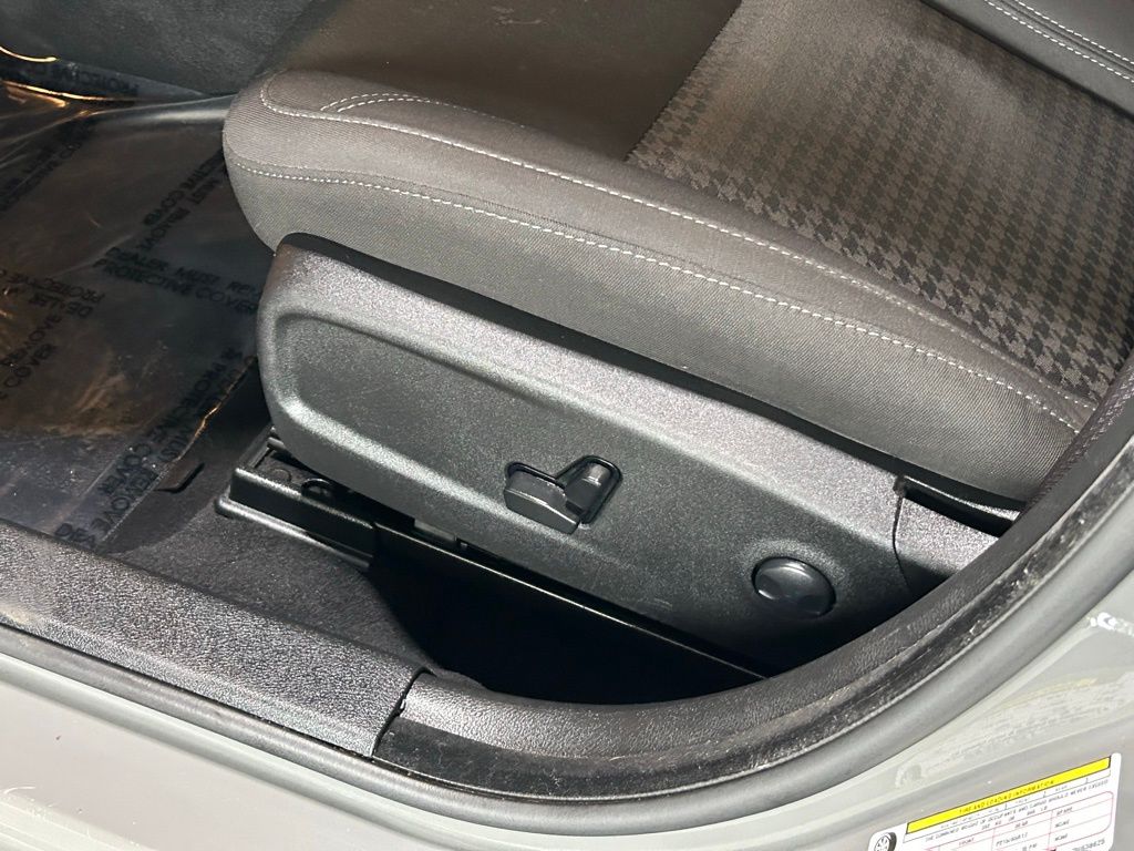 Used 2023 Destroyer Gray Clearcoat Dodge SXT image 14