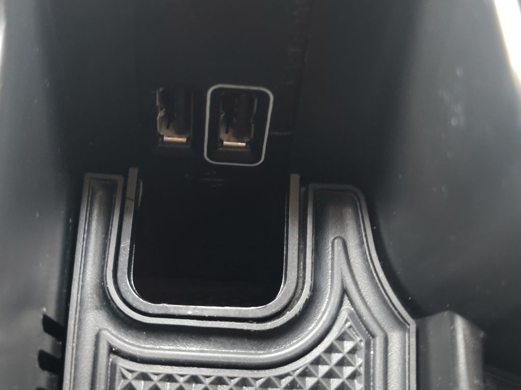 Used Car 2022 Volvo Xc90 Recharge Plug-in Hybrid  T8 Inscription 6 Passenger For Sale Under $35,000 In Austin, Texas