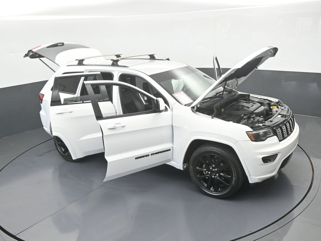 Used 2018 Bright White Clearcoat Jeep Altitude image 65