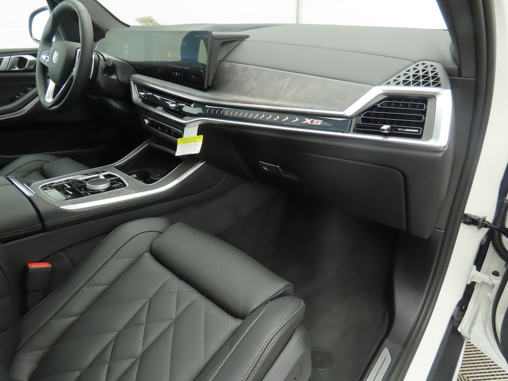 Thumbnail: 2026 BMW X5 - 18