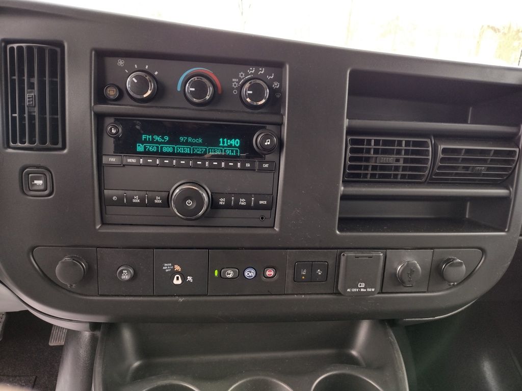 2022 Chevrolet Express 3500 LT photo
