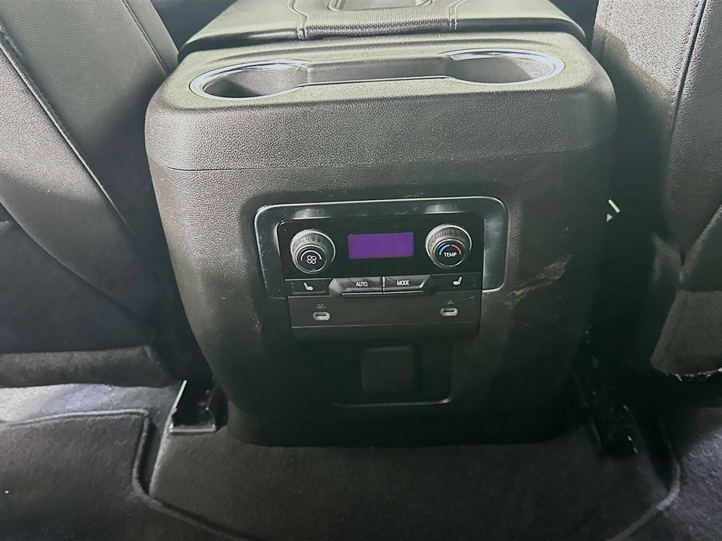 Used 2024 Gray Chevrolet Premier image 22