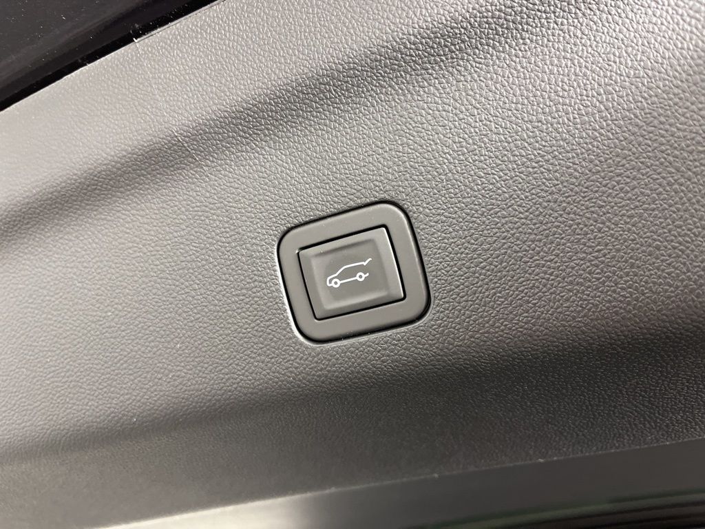 2025 Chevrolet Suburban Premier 13
