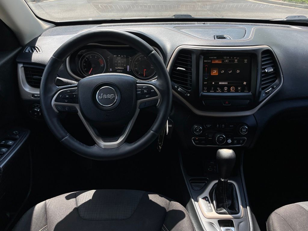 Thumbnail: 2016 Jeep Cherokee - 11