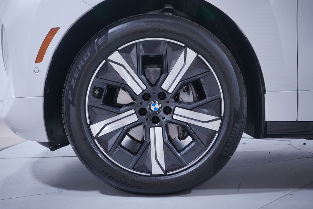 Thumbnail: 2026 BMW iX - 2