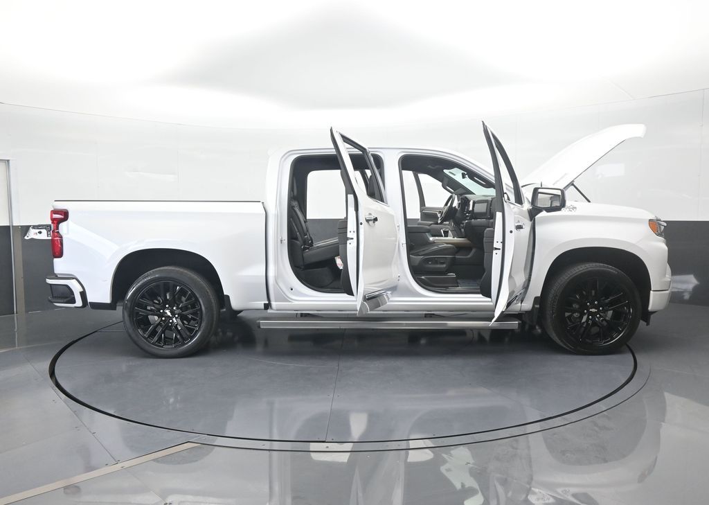 Used 2024 Iridescent Pearl Tricoat Chevrolet High Country image 96