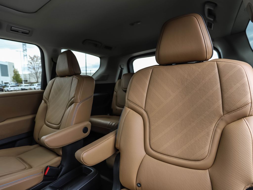 Thumbnail: 2025 INFINITI QX80 - 23